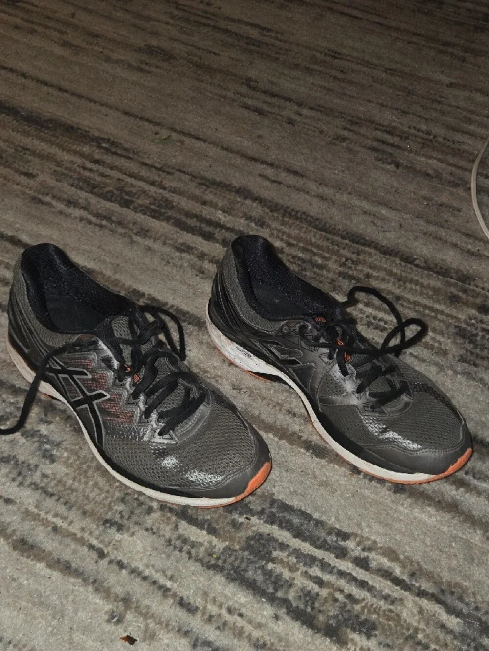 ASICS Men's Gray and Orange GT-2000 Athletic Running Shoes